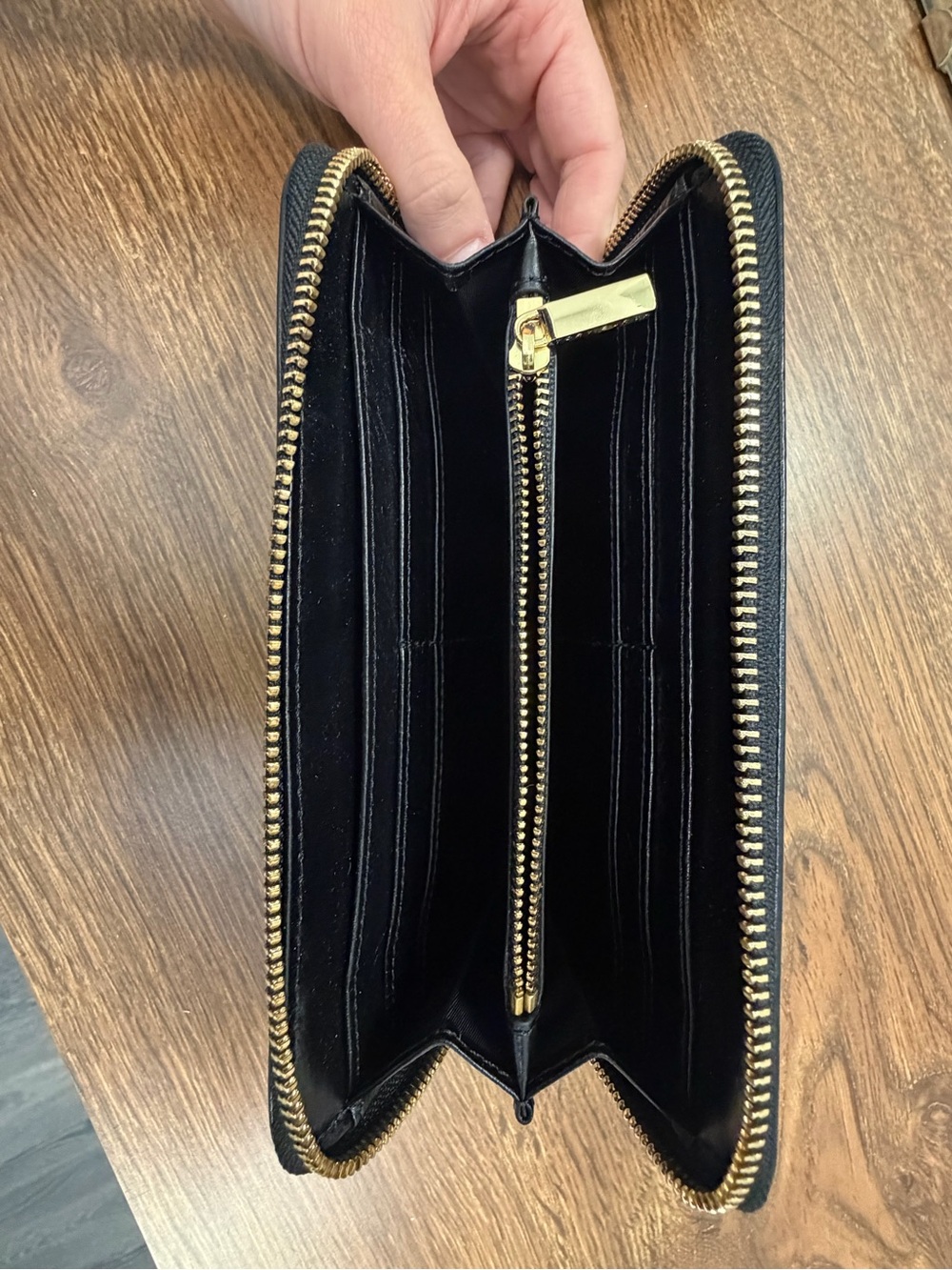 Tory Burch Black Leather Zip Wallet - Picture 4 of 5